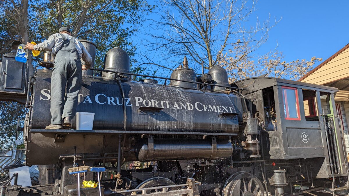 Steam locomotive runs in Folsom for the first time in 65 year!